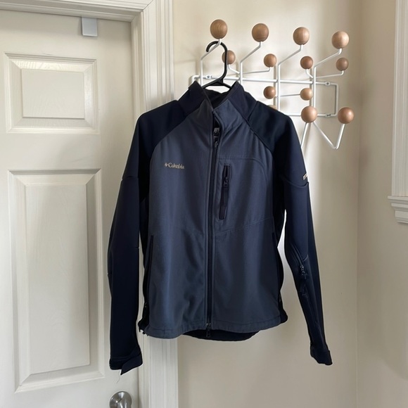 COLUMBIA - Outdoor Utility Titanium Outdoor Jacket - Black/Grey - Large - Picture 1 of 11